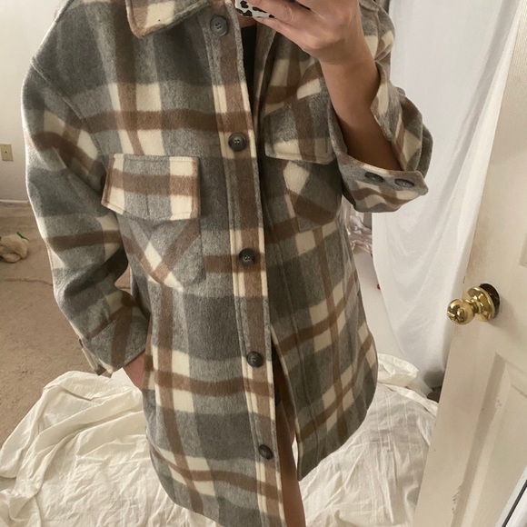 LAST 1️⃣ Large Plaid Shacket - Picture 4 of 6